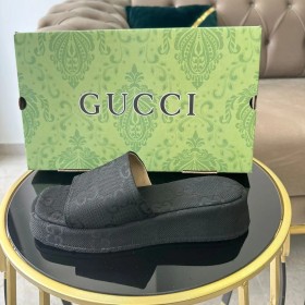 Gucci slippers