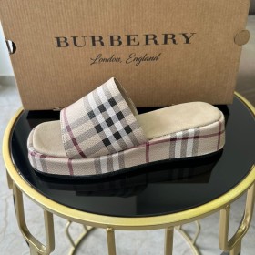 Burberry slippers