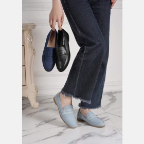 Flat shoes