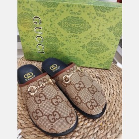 Gucci slippers