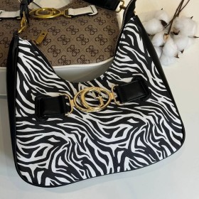 Gucci bag (black & white)