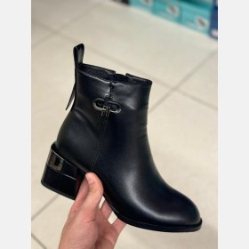 جزمة نسائية