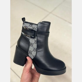 جزمة نسائية